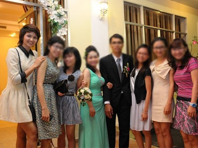 Trái lại, H'Hen Niê bị cho là không mấy chỉn chu, xuề xòa khi tham dự đám cưới. 