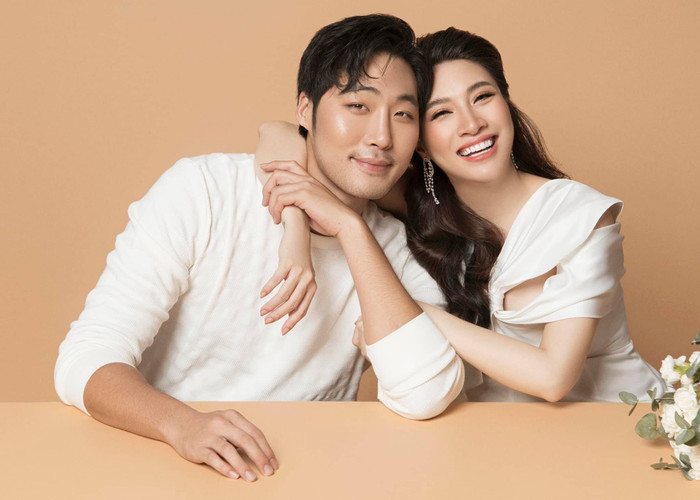 Sau nhiều năm lẻ bóng, hiện tại nữ ca sĩ gốc Hải Phòng đã tìm được bến đỗ hạnh phúc cho mình bên người chồng doanh nhân