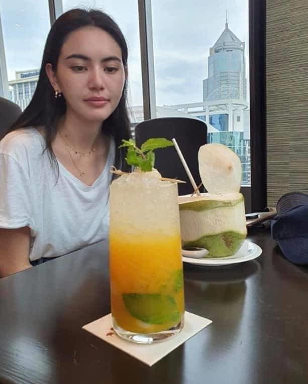 'Úi chà, nhìn có vẻ ngon thiệt anh ơi!'