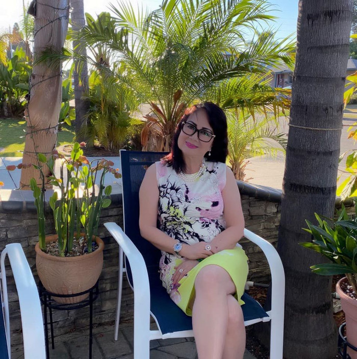 Nhan sắc trẻ trung của bà xã NSƯT Bảo Quốc