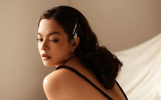 Phạm Quỳnh Anh khoe lưng trần gợi cảm: 'Hãy sống vui vẻ nhé, hạnh phúc luôn phần tôi' Ảnh 2