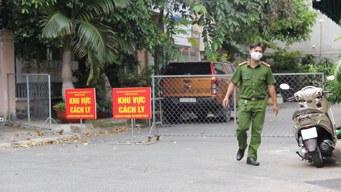 TP.HCM: Một con hẻm tại quận Tân Phú bị phong tỏa Ảnh 5