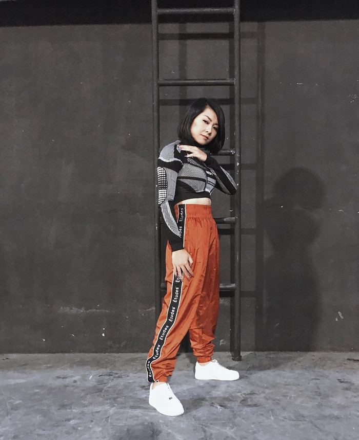 Tuimi ngoài đờii thường ngày luôn chuộng các phong cách sporty, phóng khoán g