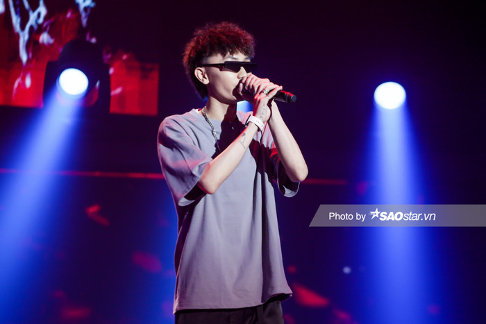 MC Wiz 'thiêu đốt' sân khấu King Of Rap với bài thi 'siêu xịn', giành dây chuyền quyền năng đầy thuyết phục Ảnh 4