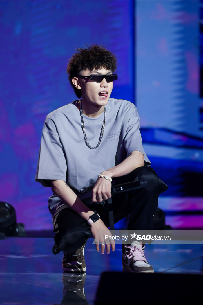 MC Wiz 'thiêu đốt' sân khấu King Of Rap với bài thi 'siêu xịn', giành dây chuyền quyền năng đầy thuyết phục Ảnh 5