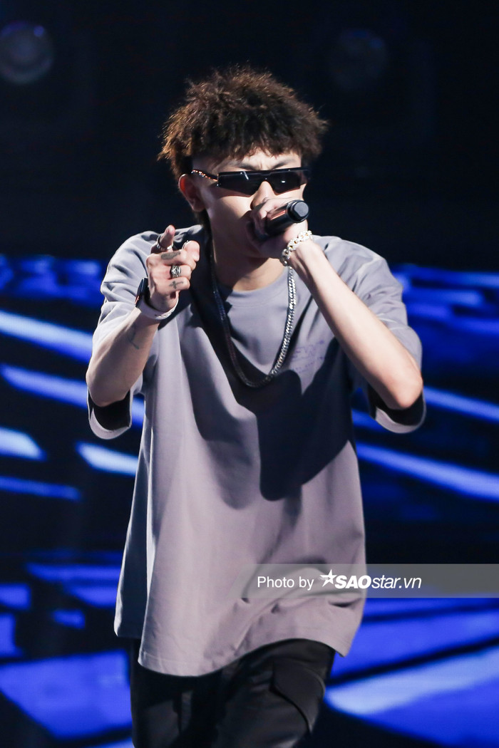 MC Wiz 'thiêu đốt' sân khấu King Of Rap với bài thi 'siêu xịn', giành dây chuyền quyền năng đầy thuyết phục Ảnh 6