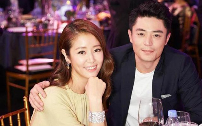 Cùng là vợ chồng nhưng tình thế trái ngược: Lâm Tâm Như khoe vòng dát 50 viên kim cương, Hoắc Kiến Hoa đi xe rẻ tiền Ảnh 2