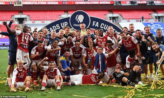 Arsenal khép lại mùa giải đáng quên bằng danh hiệu FA Cup an ủi.