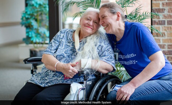 Cuộc hội ngộ của hai chị em Doris Crippenvaf Bev Boro sau hơn 50 năm 