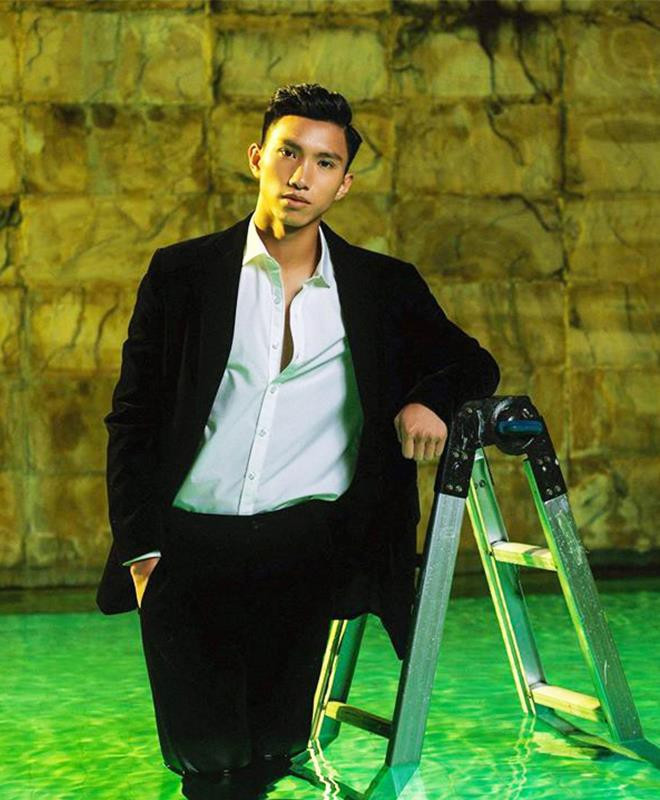 Ngỡ ngàng Quang Đại - HIEUTHUHAI - Văn Hậu giống nhau 'tựa 2 giọt nước' dù không ruột thịt! Ảnh 6