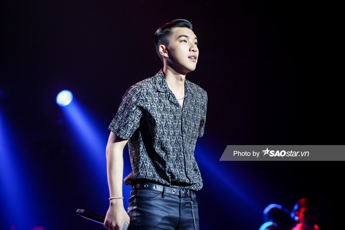 Ngỡ ngàng Quang Đại - HIEUTHUHAI - Văn Hậu giống nhau 'tựa 2 giọt nước' dù không ruột thịt! Ảnh 8