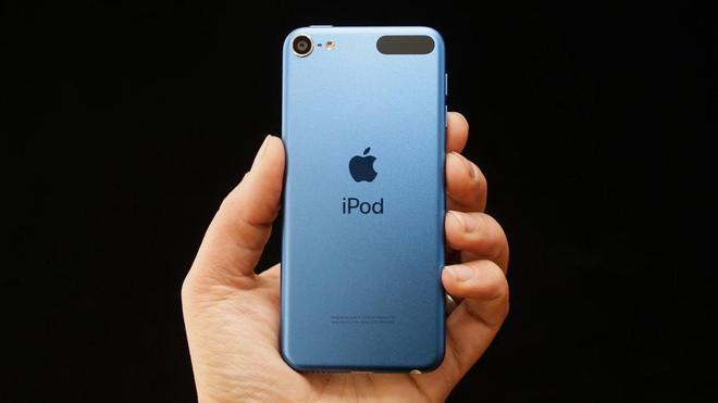 iPod Touch mới nhất, ra mắt năm 2019, với mặt lưng kèm hiệu ứng nhám. Ảnh: Business Insider