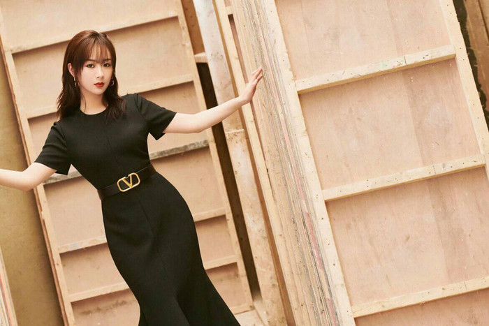 Dương Tử diện trang phục hàng hiệu trong buổi chiêu thương của Tencent vẫn bị chê kém sang, là do stylist hay khí chất chỉ có vậy? Ảnh 4