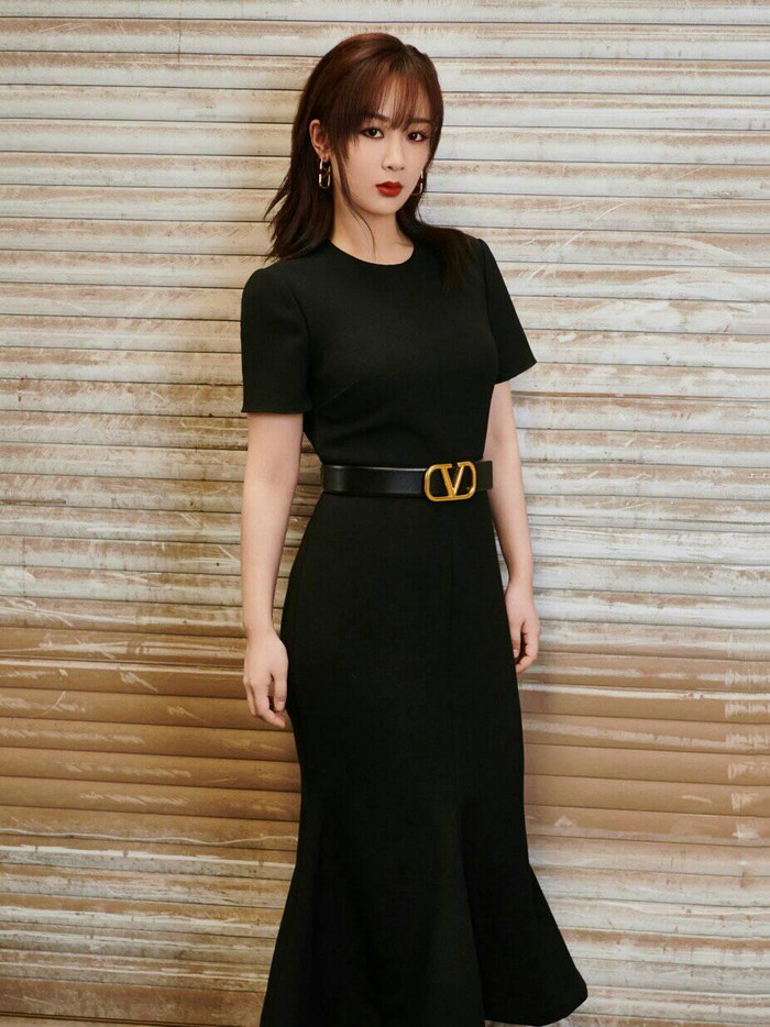 Dương Tử diện trang phục hàng hiệu trong buổi chiêu thương của Tencent vẫn bị chê kém sang, là do stylist hay khí chất chỉ có vậy? Ảnh 5