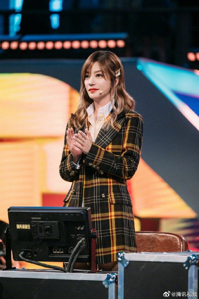 'Nghe cô ấy nói': Triệu Vy đảm nhận vai trò host, sự tham gia của Dương Mịch, Dương Tử khiến nhiều người mong chờ Ảnh 14