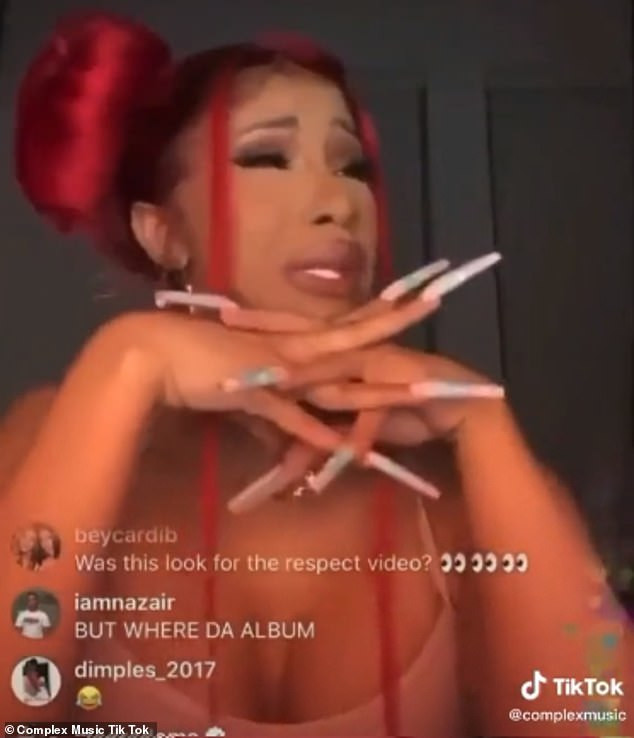 Thông báo sắp có tin nóng nhưng body Cardi B còn khiến fan 'nóng' hơn cả thông tin Ảnh 10