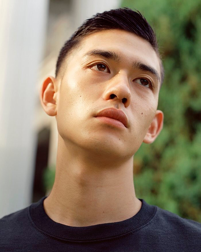 Chuyên gia bình chọn 55 sao nam châu Á có gương mặt thời trang đẹp nhất: V (BTS) và Tiêu Chiến đứng đầu! Ảnh 48