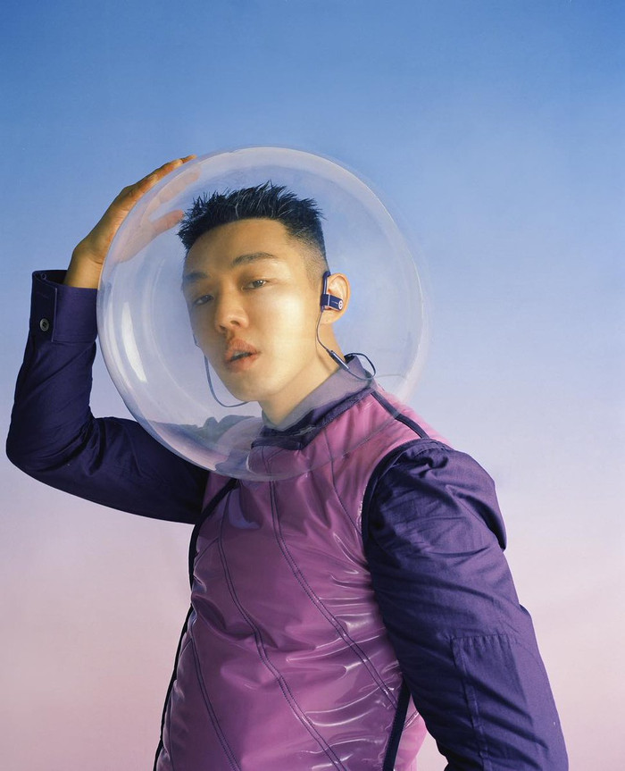 Chuyên gia bình chọn 55 sao nam châu Á có gương mặt thời trang đẹp nhất: V (BTS) và Tiêu Chiến đứng đầu! Ảnh 25