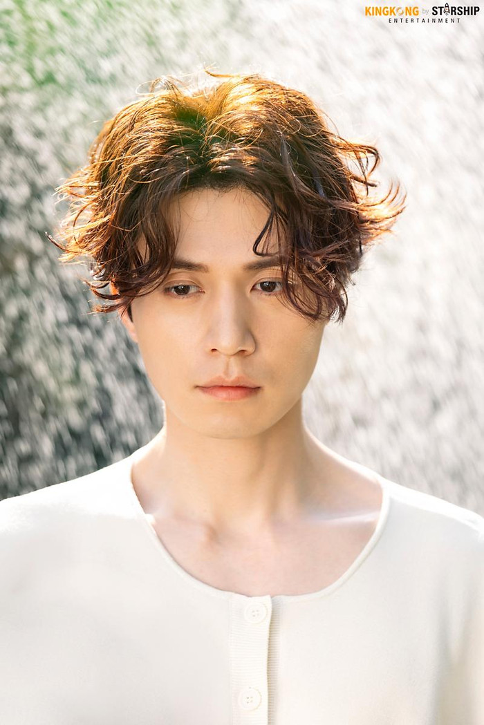 Chuyên gia bình chọn 55 sao nam châu Á có gương mặt thời trang đẹp nhất: V (BTS) và Tiêu Chiến đứng đầu! Ảnh 42