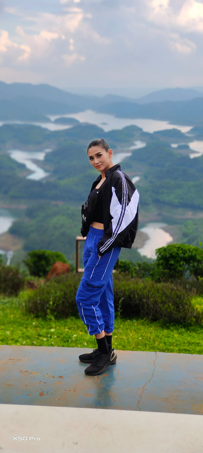 Võ Hoàng Yến chứng tỏ đẳng cấp 'chị đại' khi liên tục 'áp đảo' team Hòa Minzy tại 'Đại chiến săn ảnh' Ảnh 3