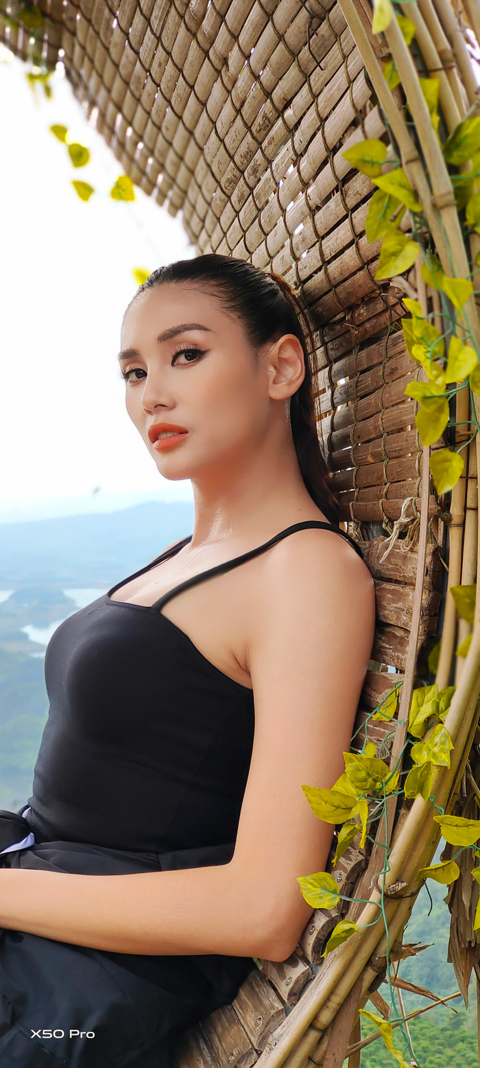 Võ Hoàng Yến chứng tỏ đẳng cấp 'chị đại' khi liên tục 'áp đảo' team Hòa Minzy tại 'Đại chiến săn ảnh' Ảnh 9