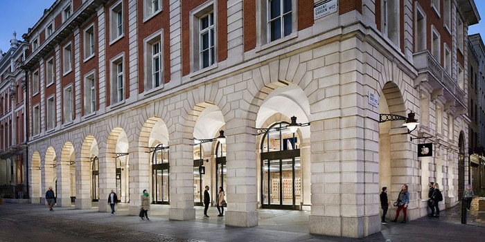 Trong những tháng đầu năm 2020, có thời điểm Apple Store trên thế giới gần như dừng hoạt động hoàn toàn vì COVID-19. Ảnh: 9to5Mac