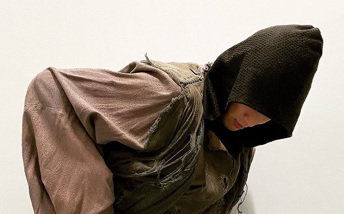 Ông hoàng chụp ảnh với biểu cảm lầy lội gọi tên nam diễn viên này! Ảnh 2