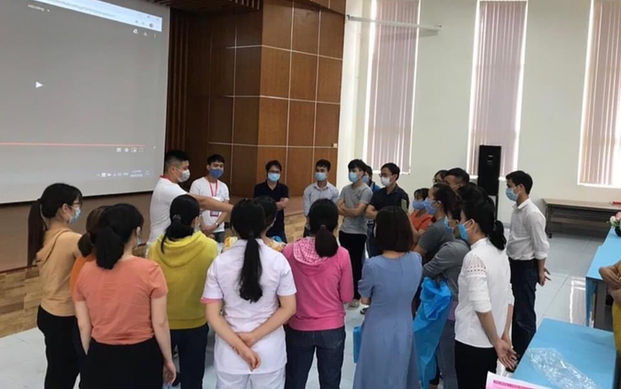 Bộ Y tế chi viện chuyên gia điều trị xét nghiệm cho Huế, Quảng Nam Ảnh 2