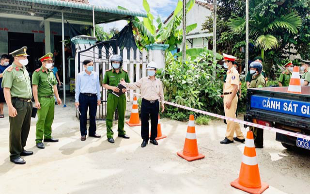 Gần 1000 người dân cùng xóm với bệnh nhân mắc COVID- 19 bị cách ly trong vòng 1 tháng Ảnh 2