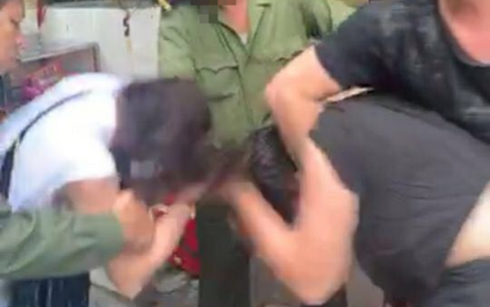 Công an điều tra vụ Lưu Đê Ly ẩu đả với anti-fan trên phố cổ Hàng Buồm Ảnh 2