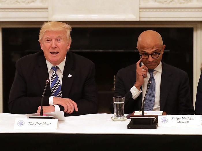 Tổng thống Mỹ Donald Trump và CEO Microsoft Satya Nadella. Ảnh: Getty