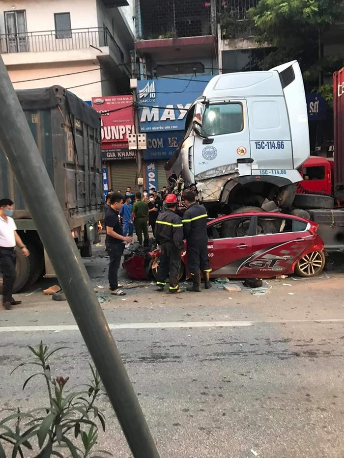 Hiện trường xảy ra vụ tai nạn giao thông.