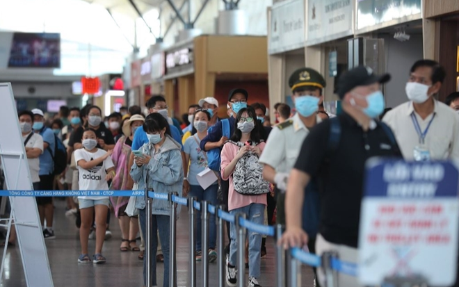 Thuê 2 chuyến bay đưa hơn 400 du khách rời khỏi Đà Nẵng Ảnh 2