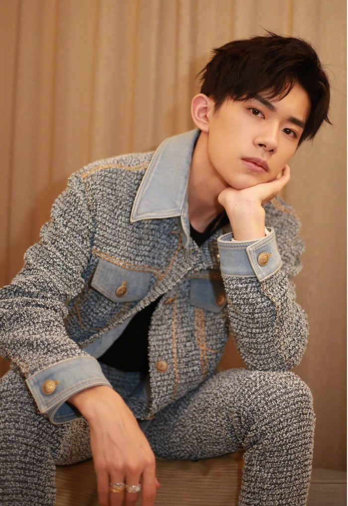 Dịch Dương Thiên Tỉ