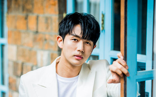 Seulong (2AM) bị cảnh sát bắt giữ, lái xe tông chết người đi đường Ảnh 2