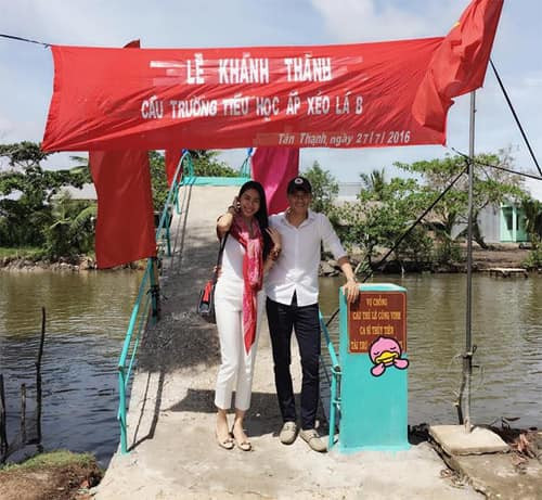 Thủy Tiên thực hiện thử thách 'Mẹ và con gái': Hình ảnh trật quẻ nhưng cư dân mạng đồng lòng 'ngả mũ' thán phục Ảnh 4