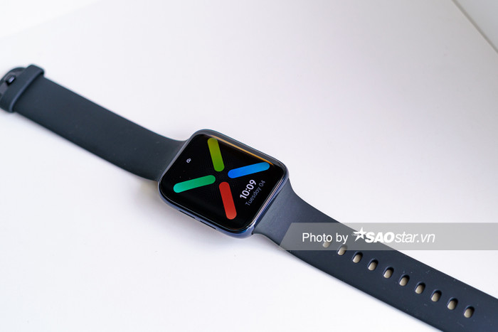 Phiên bản 46mm có giá 7,99 triệu đồng ở Việ Nam, cao hơn 2 triệu đồng so với bản 41mm.