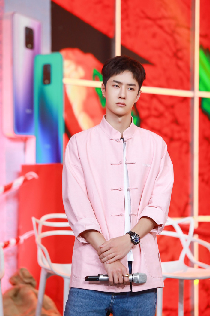 Vương Nhất Bác đón tuổi mới, phòng làm việc cá nhân bất ngờ lên sóng nhận được nhiều lượt theo dõi Ảnh 20