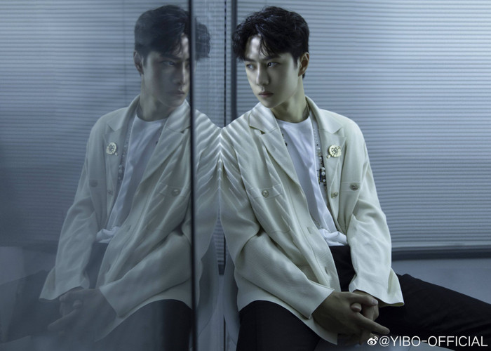 Vương Nhất Bác đón tuổi mới, phòng làm việc cá nhân bất ngờ lên sóng nhận được nhiều lượt theo dõi Ảnh 9