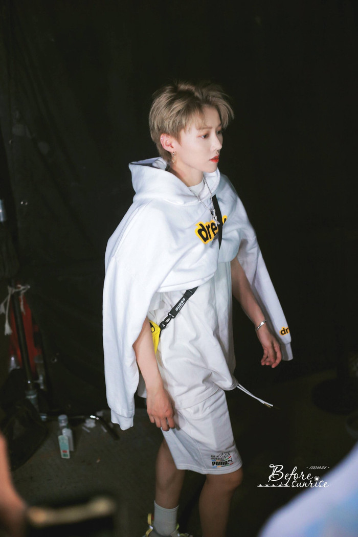 Lưu Vũ Hân gửi tặng món quà tinh thần cho fan của mình sau khi The9 thành lập được hai tháng Ảnh 16