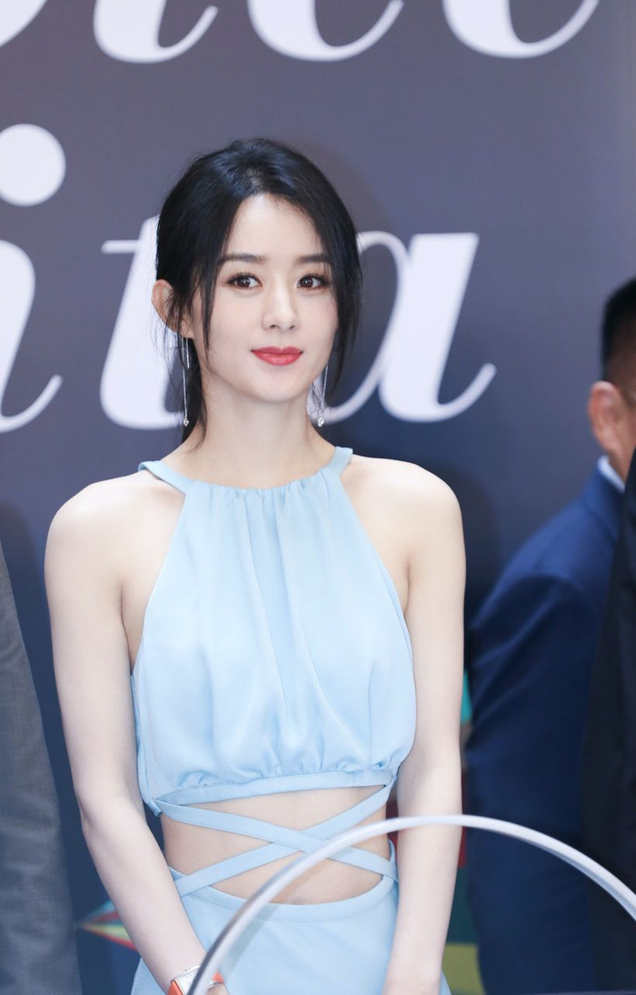 Fan hai nhà tranh cãi để cố bảo vệ thần tượng