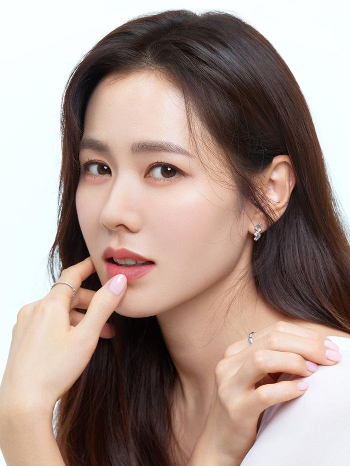 Son Ye Jin đẹp đến ngộp thở, hóa công chúa Disney: Quả nhiên là mỹ nhân thế giới 2020! Ảnh 2