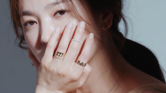 Lộ diện sau khi phủ nhận sống chung với Hyun Bin, Song Hye Kyo đẹp nín thở: Song Joong Ki đã bỏ lỡ 'báu vật nhan sắc' hàng đầu Ảnh 12