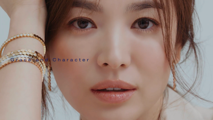 Lộ diện sau khi phủ nhận sống chung với Hyun Bin, Song Hye Kyo đẹp nín thở: Song Joong Ki đã bỏ lỡ 'báu vật nhan sắc' hàng đầu Ảnh 15