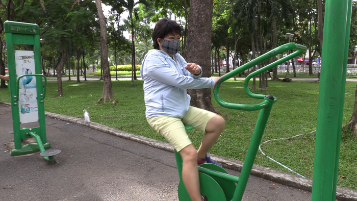 TP.HCM tiến hành kiếm tra việc đeo khẩu trang, người vi phạm sẽ bị xử phạt Ảnh 5