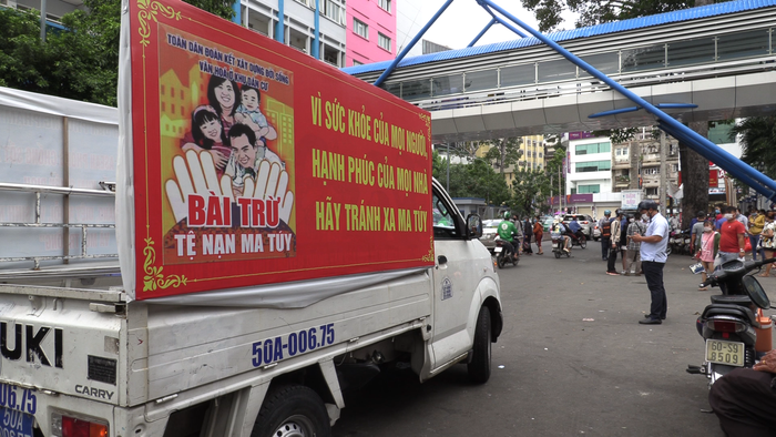 TP.HCM tiến hành kiếm tra việc đeo khẩu trang, người vi phạm sẽ bị xử phạt Ảnh 4