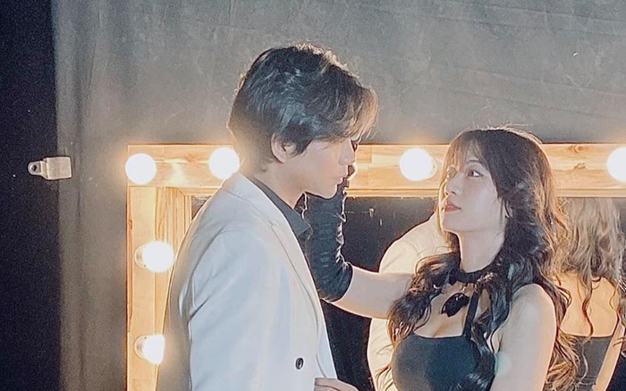 Tim tình tứ bên cô gái lạ, ẩn ý đã tìm thấy 'ánh nắng' của đời mình sau 2 năm ly hôn Ảnh 2