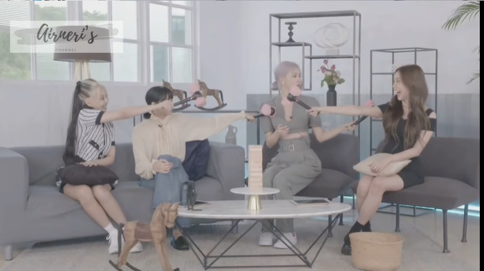 Các thành viên BLACKPINK bật mí mình muốn 'ăn trộm' tài năng của ai trong nhóm Ảnh 7