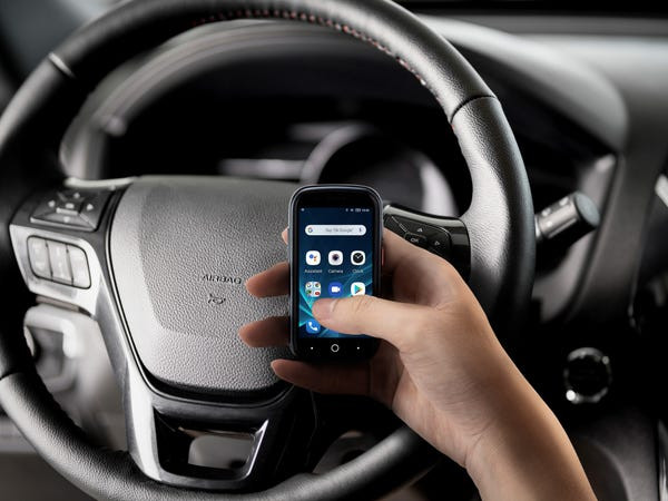 Máy cũng có hỗ trợ GPS. (Ảnh: Unihertz)