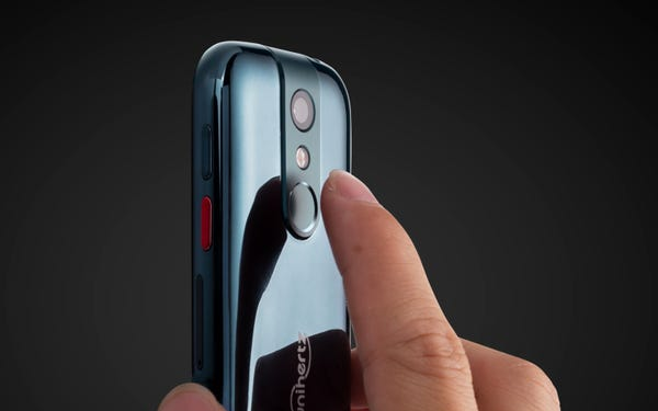 Cận cảnh smartphone bằng đúng chiếc thẻ tín dụng, vẫn chạy Android 10 Ảnh 2